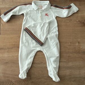 Burberry baby outfit with hat